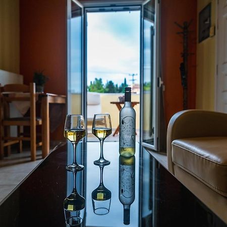 Julia΄S Apartment Alepou Eksteriør billede